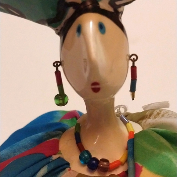 VINTAGE CERRI DOLL by POUPEE MILLET Porcelain Collector - Picture 6 of 10